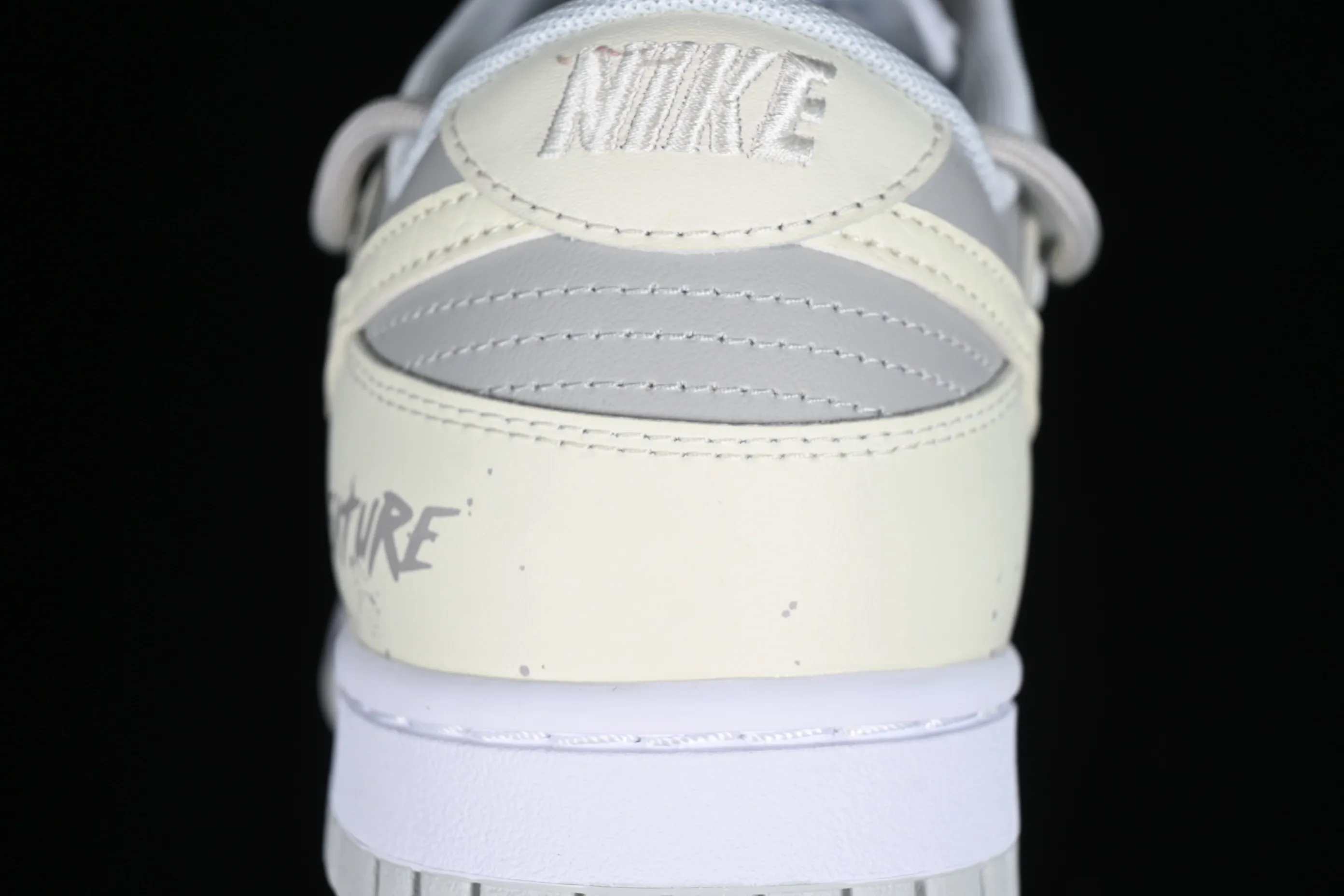 All categories Nk SB Dunk series Nk SB Dunk Low low-top sneakers Nk Dunk Low Retro Valentine's Day theme SB strap low-top casual sneakers HF0730-160
